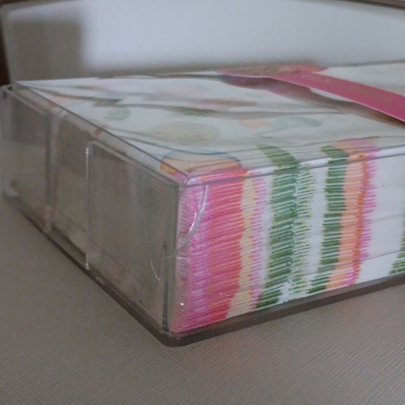 New!Delilah Jane Guest Towel Holder - Picture 4 of 5